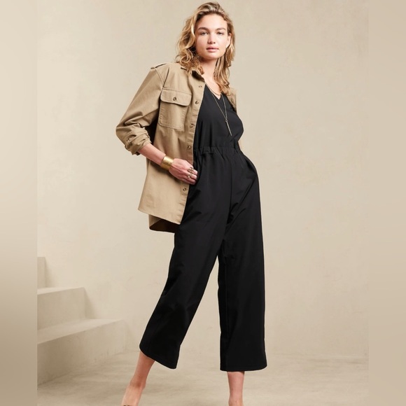 BANANA Republic Black active jumpsuit sleeveless V neck Pantsuit Med Tall - Picture 2 of 7